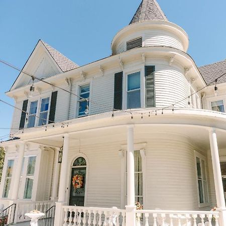 Stanley House Inn Marietta Exterior photo