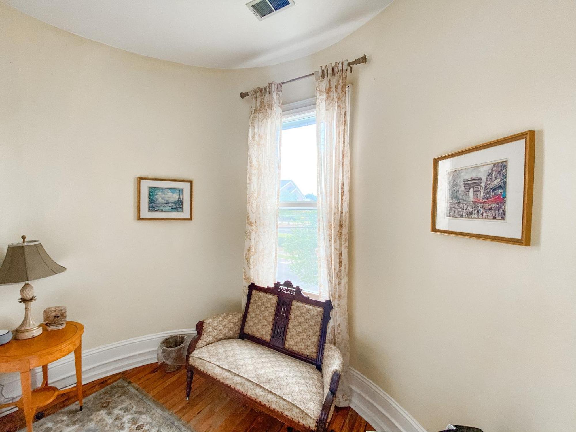 Stanley House Inn Marietta Room photo